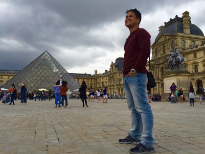 Musee de Louvre with the Pyramid