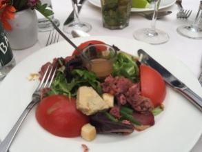 Starter: Gourmet Salad with Foie Gras slithers